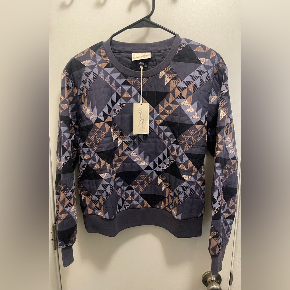 Universal Thread Women’s Sweatshirt XS Quilted Patchwork Geometric Design NWT